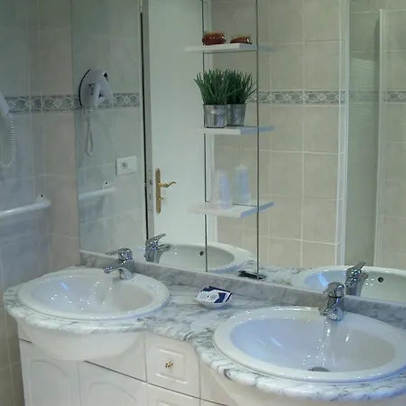 Bed & Breakfast La Ferme De La Place 3*