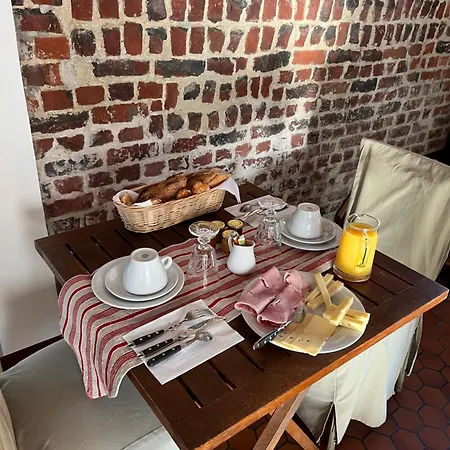 La Ferme De La Place Bed & Breakfast 3*